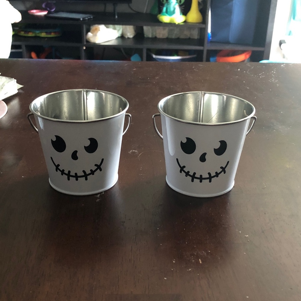 🛍️ Set of Two Skull Face Candy Cone Candles Metal Buckets